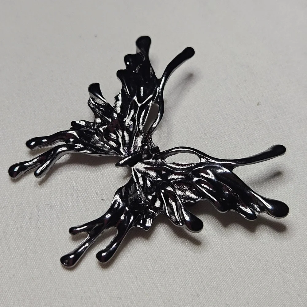 Liquid Metal Butterfly Brooch Unisex OS Black Gothic Grunge Pin Accessory